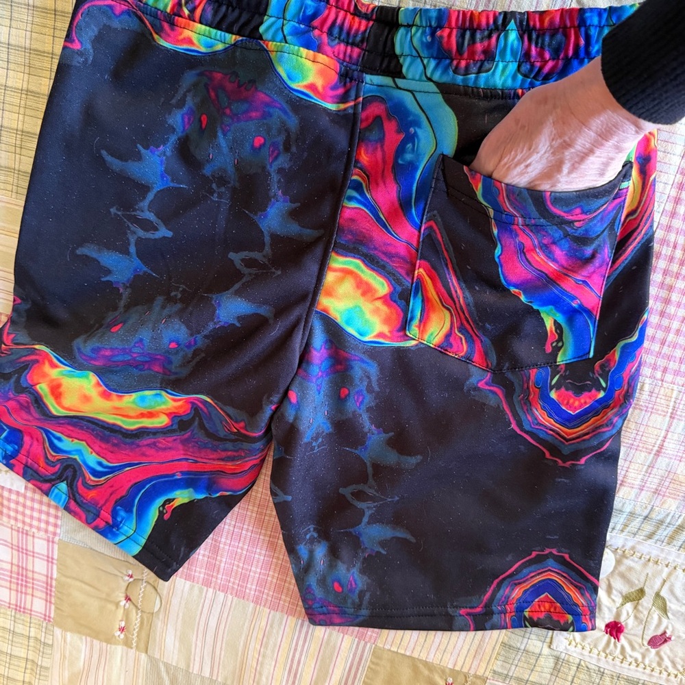 Vibrant Multicolor Shorts Men’s Size S NWT with side and back pockets 30” waist‎ - Picture 6 of 10
